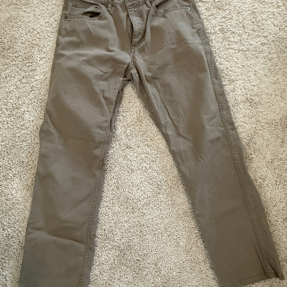 Magellan Outdoors Men's Straight Fit Brown Jeans